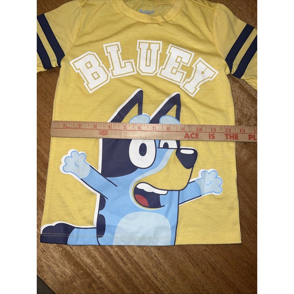 Bluey School Spirit Youth Boy's T-Shirt Yellow Size 5 EUC - Picture 4 of 6